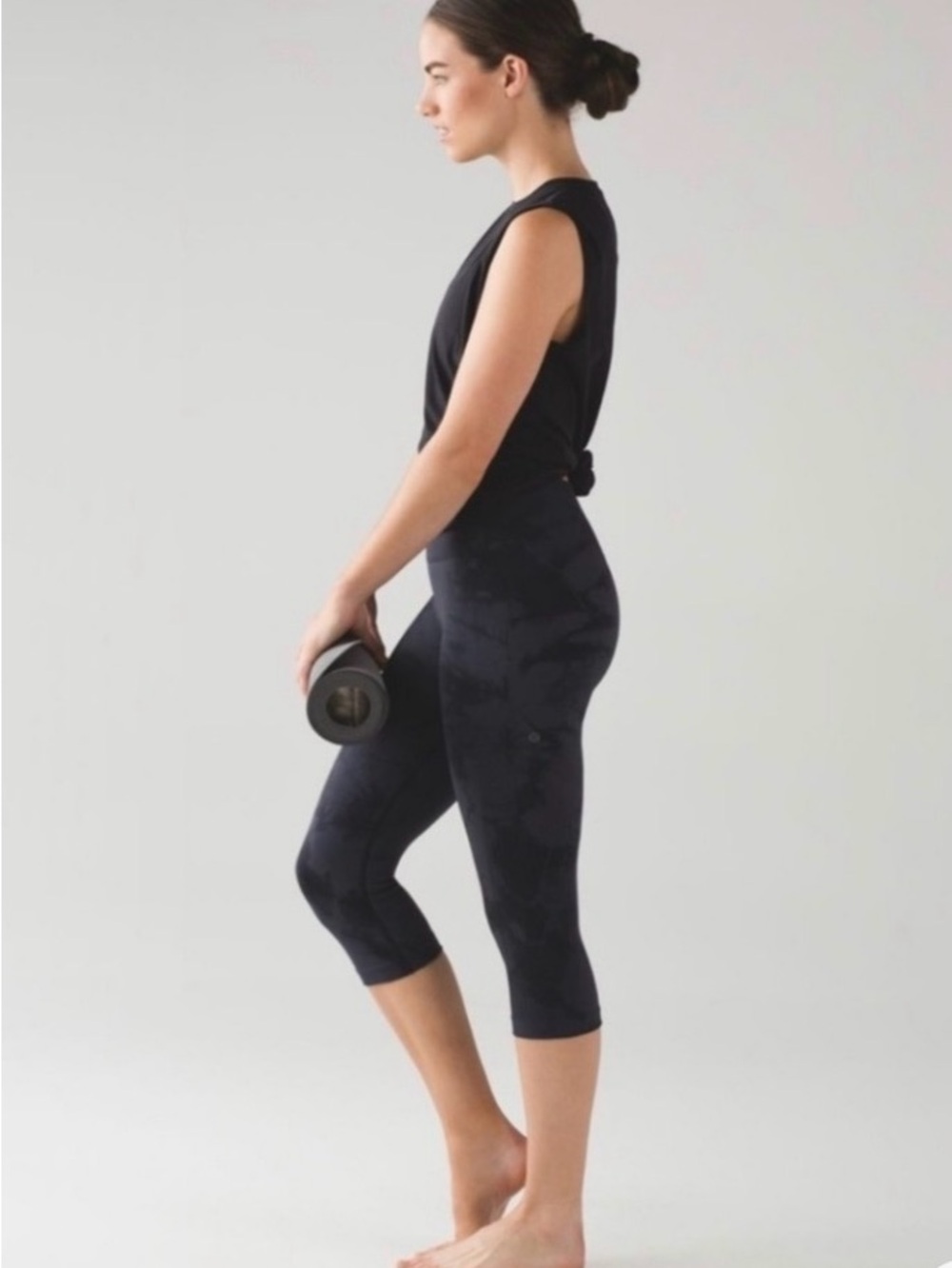 lululemon athletica Tie Dye In The Flow Seamless Crop. Size 2